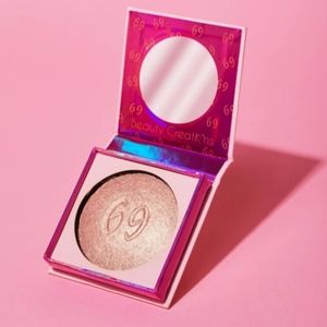 NIB BEAUTY CREATIONS ANNETTE 69 HIGHLIGHTER